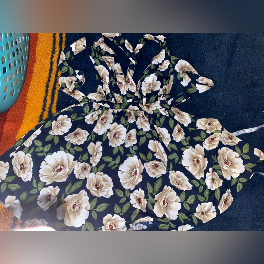 Miss Avenue mini floral dress in size womens S.